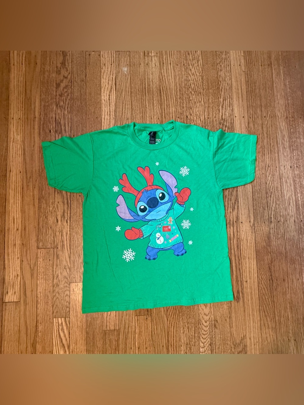NWOT Disney Stitch Reindeer Holiday Gildan Tee Kids size XL (18-20) Boys/Girls